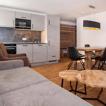 Appartementhaus Aurum - Summercard Included * Целль-ам-Зеє